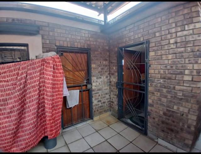 13 BEDROOM HOUSE FOR SALE IN OLIEVENHOUTBOSCH